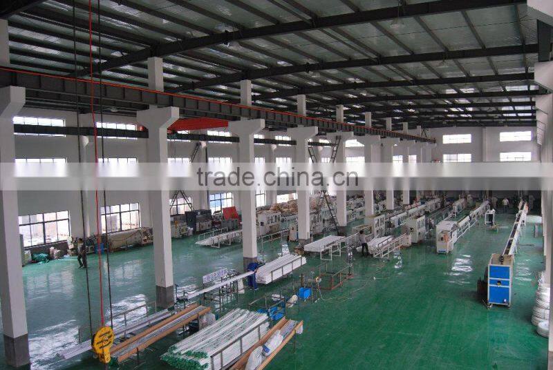 water sprinkler plastic garden sprinkler