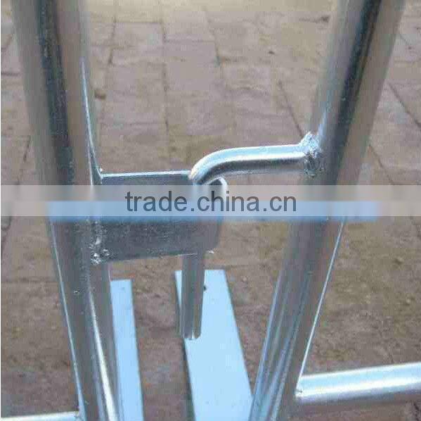 Security crowd control barrier fence/color coated temporary barrier fence