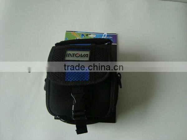 Neoprene lunch case with zipper