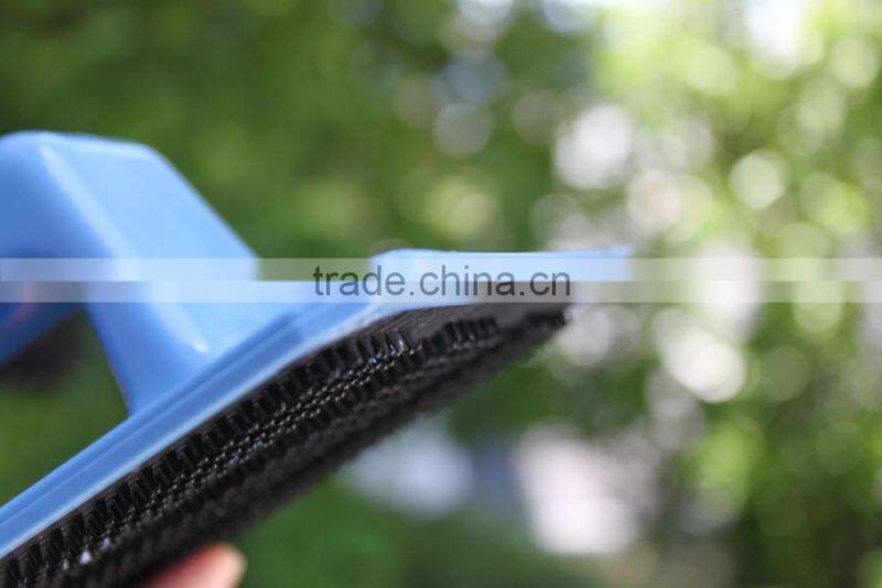 Ergonomic handle cleaning scouring scrubber pad holder