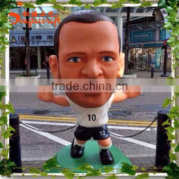 Famous player artificial lifesize statue for sale in football place