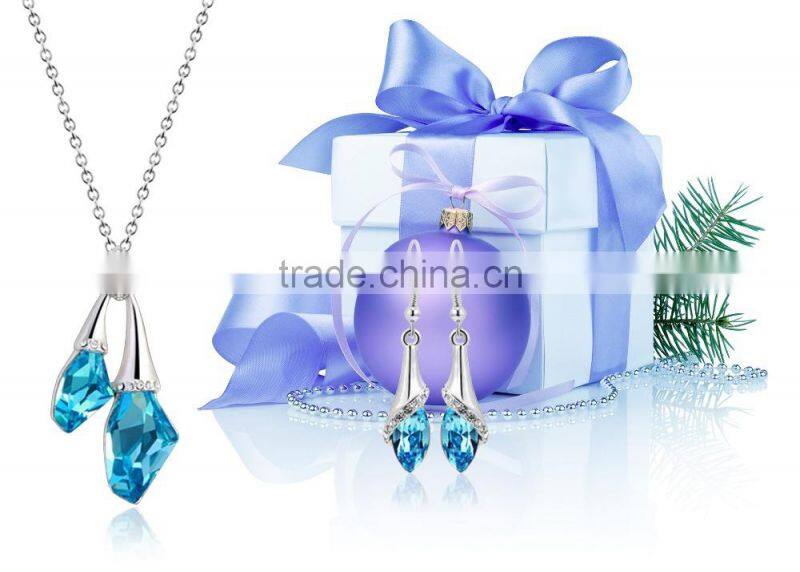 Sterling silver Marquisecut Gemstone with CZ studded Pendantsets