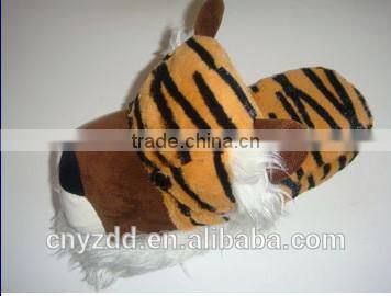 plush animal indoor slippers/plush slippers in various designs and sizes