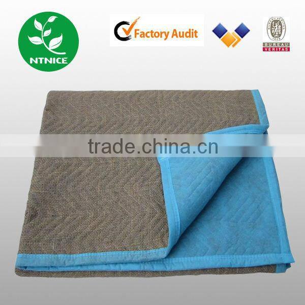 Waterproof Moving Blanket made of polyester and recycle cotton filling