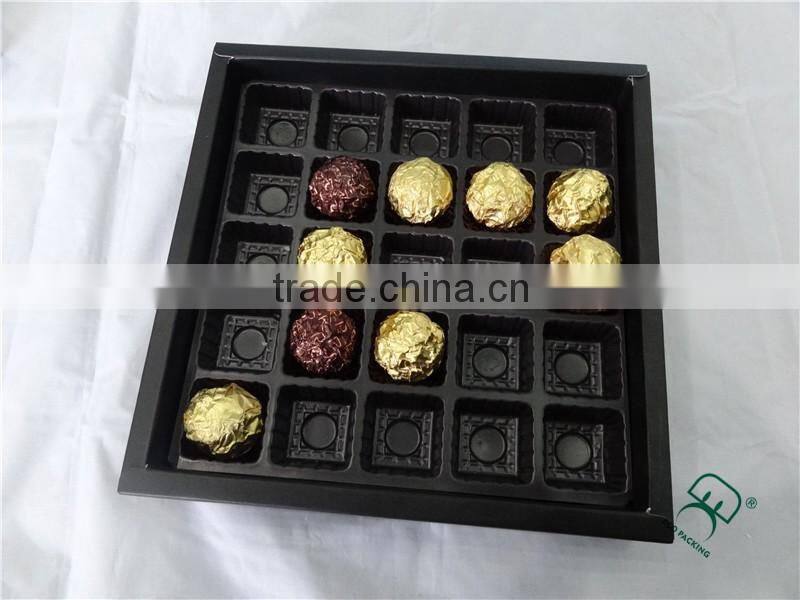 2015 Hollow-Carved heart pattern hard silver coated paper chocolate gift box