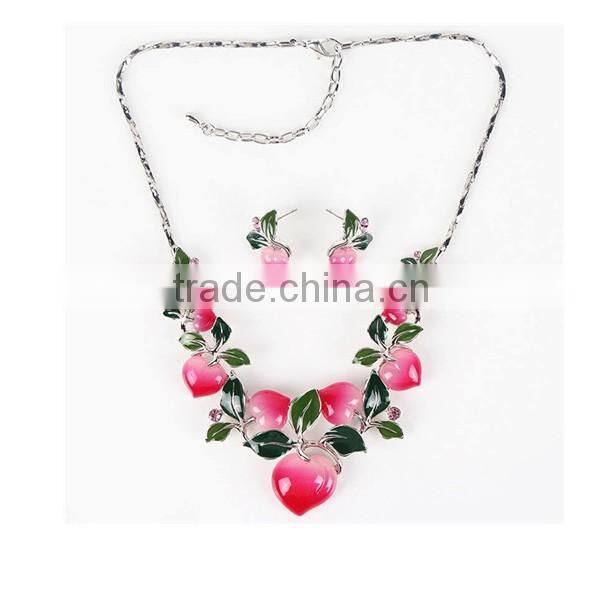 Cheap europe brand statement necklace and resin earring jewelry set peach fruit for girl