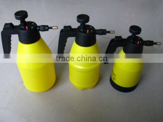 PE plastic garden pressure sprayer