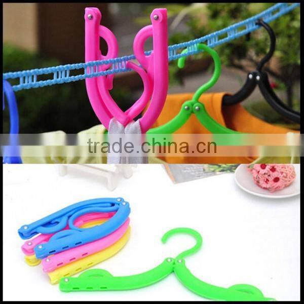 New Traveling Portable Foldable Fold Plastic Clothes Hanger Hook Drying Rack,custom plastic hanger manfuacturer