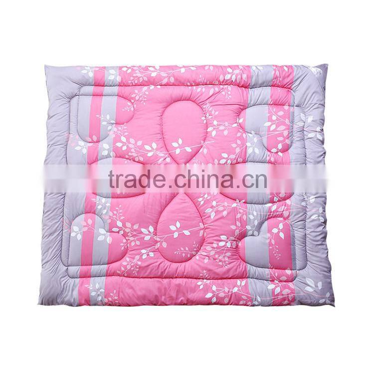 most popular China manufacturer polyester luxury quilt goose down comforter printed quilt