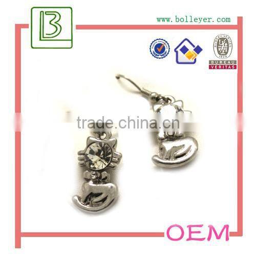 gold beautiful designed earrings for girls