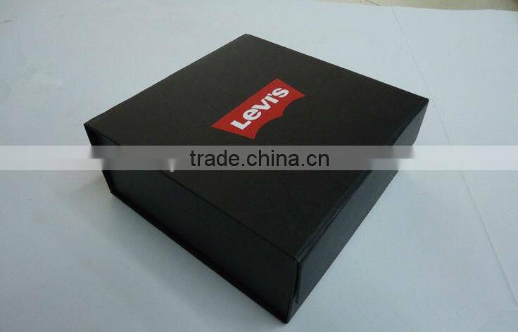 Space saving paper folding low cost box with two magnets for gift, cosmetic packaging made in China