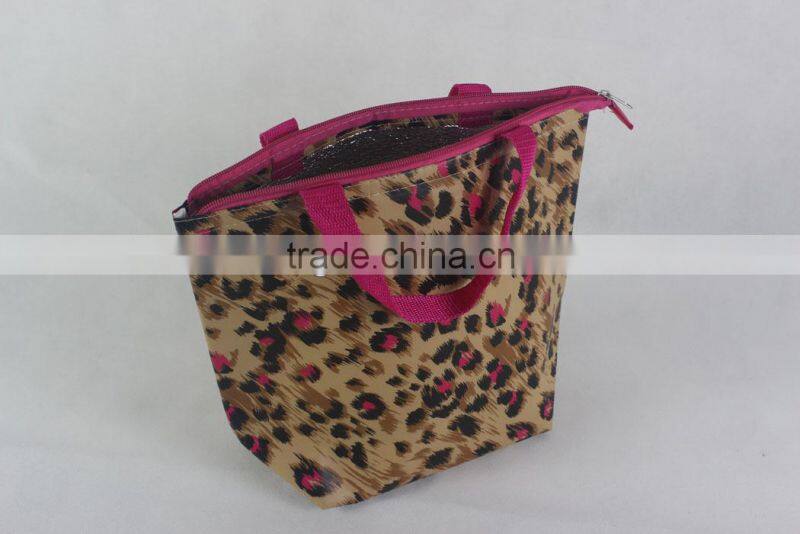 Outdoor fitness nonwoven disposable cake cooler bag
