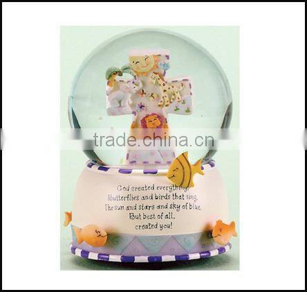 Latest animals plastic water globe gifts water globe