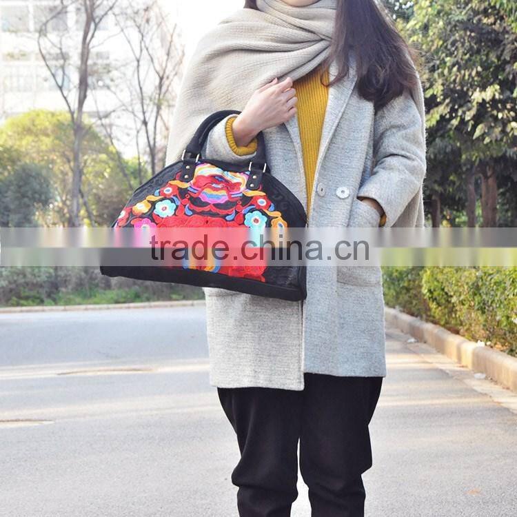 Famous Designer Handbag Canvas Women Red Shell Tote Bag with embroidery