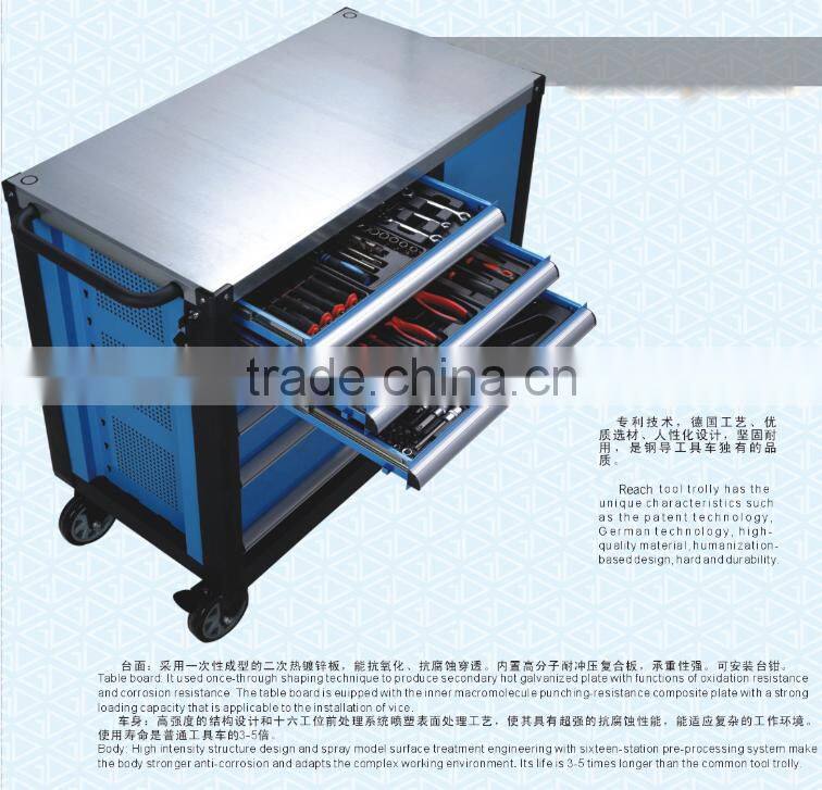 Tool trolley with four wheels