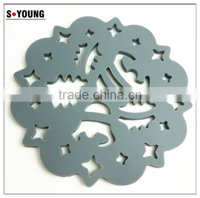 16142 flower shape unti-skidding table silicone mat
