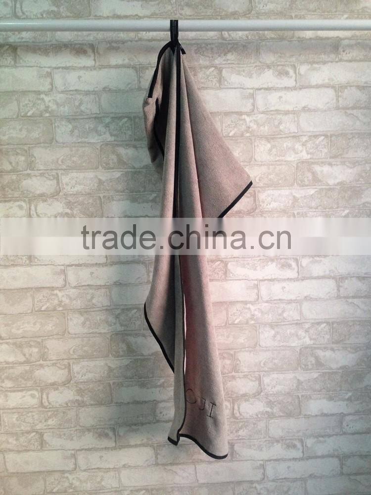 China wholesale microfiber bench towel with zipper pocket
