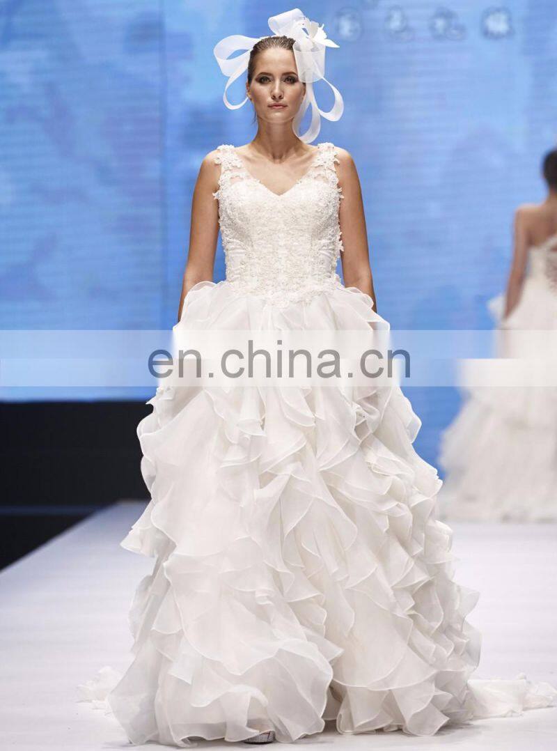 2017 P0033 White color strapless net fabric beaded grace wedding dresses P0017