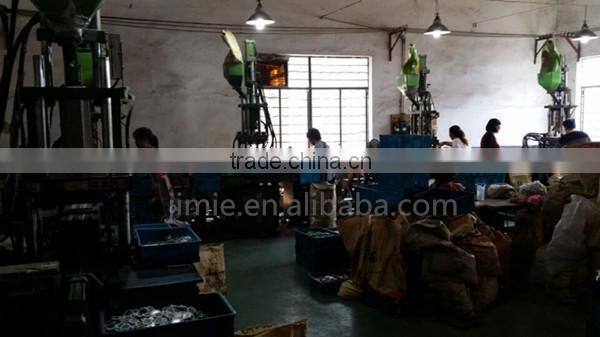 high quality cheap plastic poker chips set with wooden box