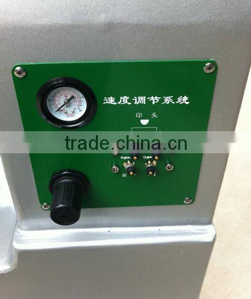 Four colors pneumatic pad printing machine with conveyor for plastics