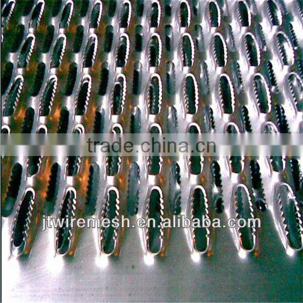 hot sale and sample free galvanized checkered plate/checker plate specification with all kinds of hole shape(China Manufacturer)