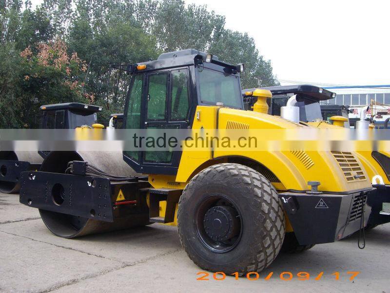 Widely used 12 ton hydraulic vibratory road roller with good quality