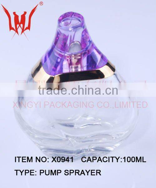 Empty glass spray bottle for perfume