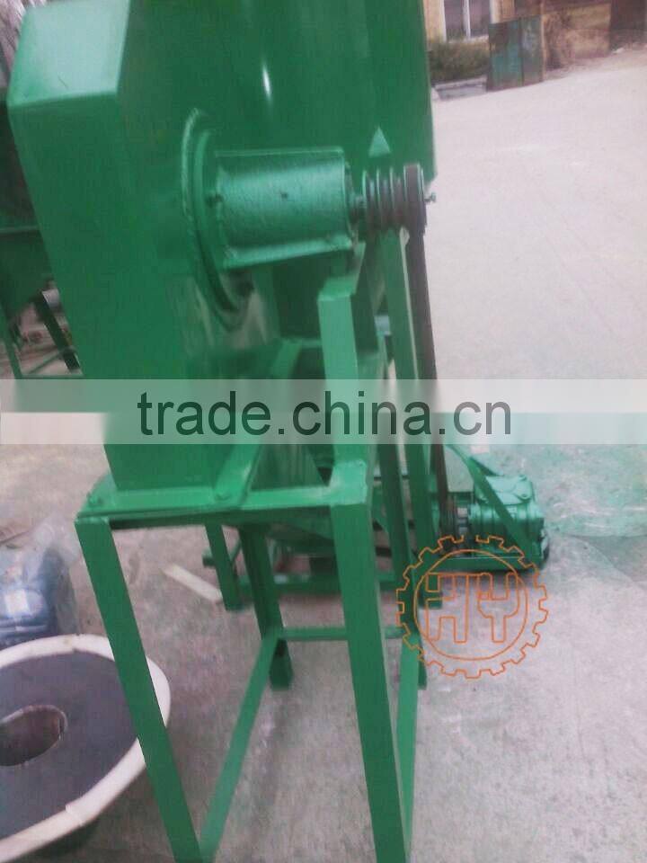 Vertical animal food drum mixer