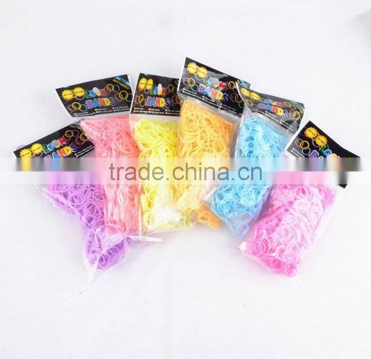 Free Shipping 600pcs Glow In The Dark Ranbow Fun Diy Colorful Loom Kit Rubber Bands Plastic Box