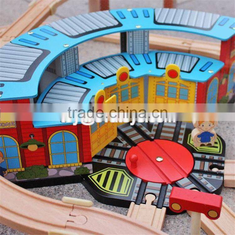 New style 142 pcs children construction toy wooden toy train track W04C072