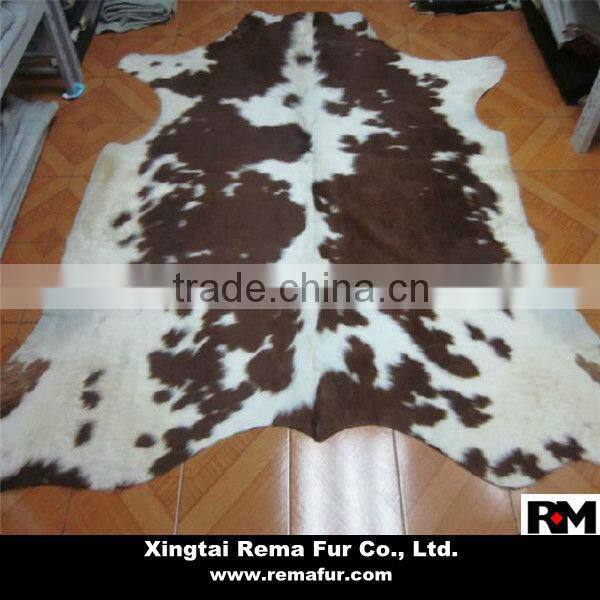 2014 Hot selling high quality cow skin rug in natural color