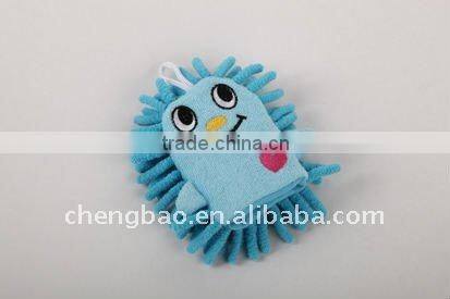 Chenille computer screen cleaner ball