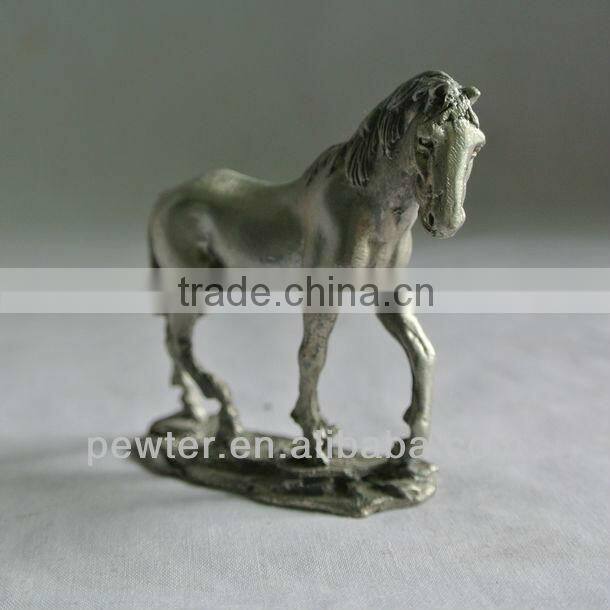 2013 new products metal horse figurine gift