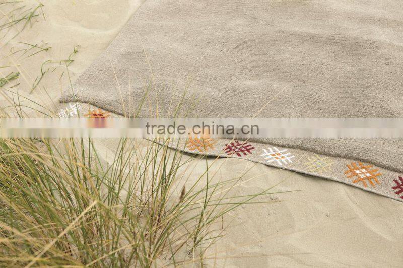 Pure color hand tufted rug for apartment, house decoration, balcony