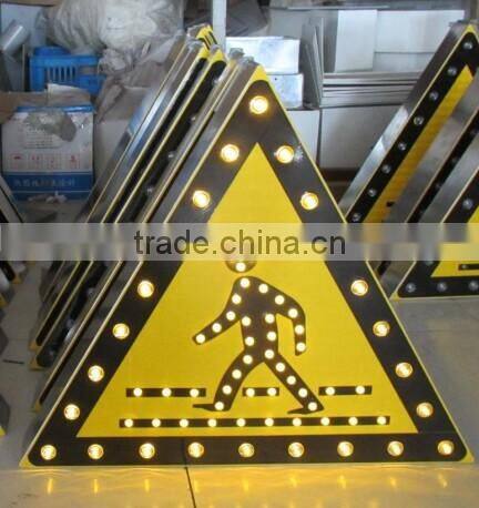 Solar traffic signal/Solar traffic sign for traffic road safety