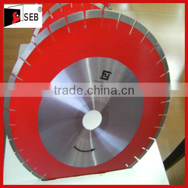 diamond cutting blades for cutting asphalt and concrete
