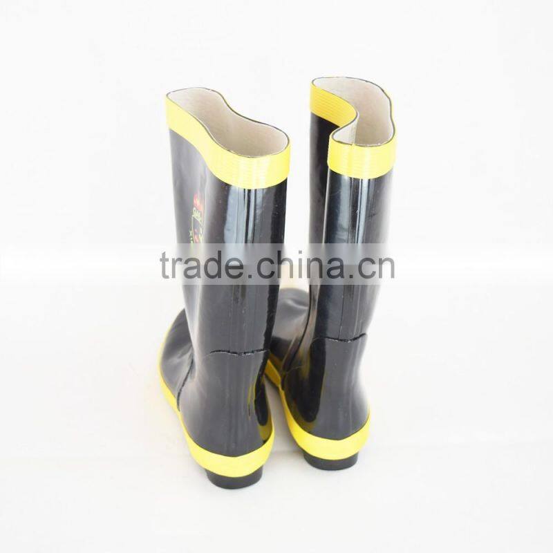 Flame retardant fireproofing fire prevention gum boot for man