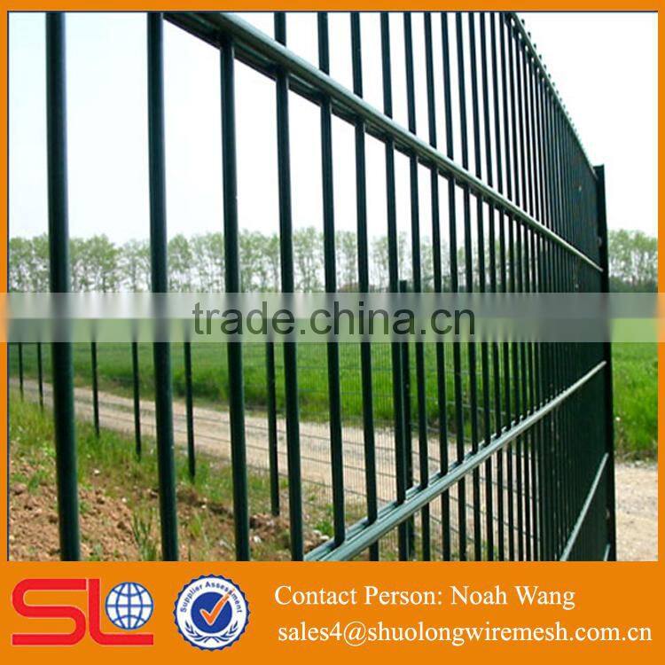 (Factory direct) high quality galvanized and green pvc coated 4x4 welded wire mesh fence