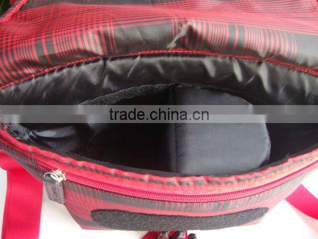 2016 New red and black Waterproof Nylon cross body bag cheap Camera Bag manufacturer camera tote bag