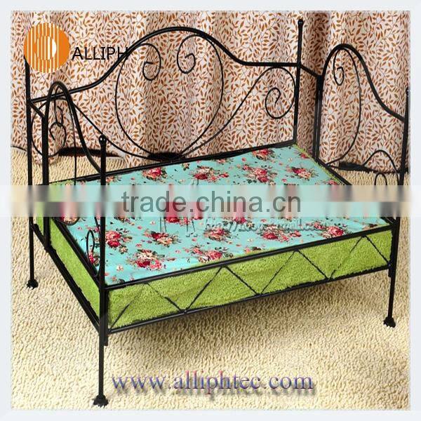 Metal pet products Pet Bed with cosy cushion dog mat