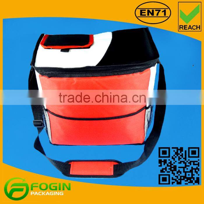 Outdoor insulated cooler bags for food and wine