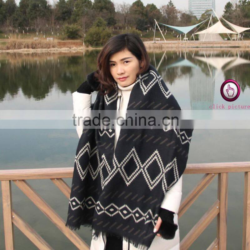 new design factory direct Hot selling Embroidered fur mens shawl collar sweater