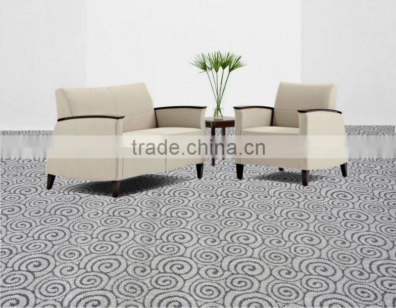 Economical tufted carpet