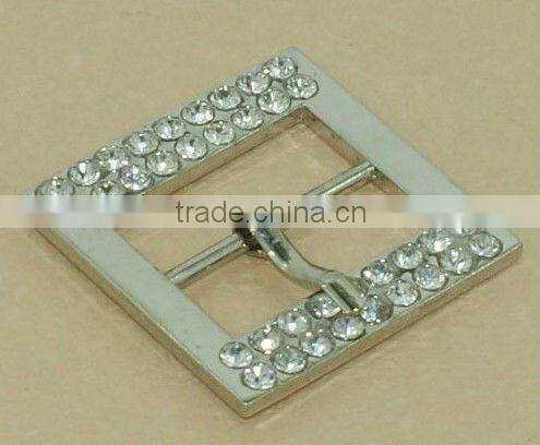 heart shaped belt buckle with rhinestones