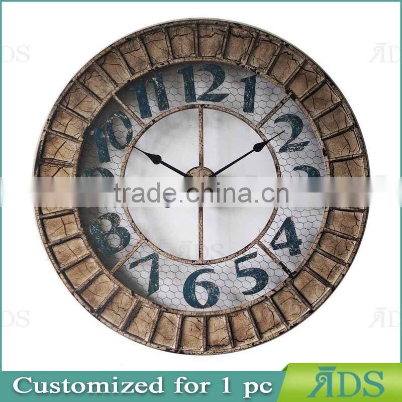 Classical wooden wall clock for home decoration