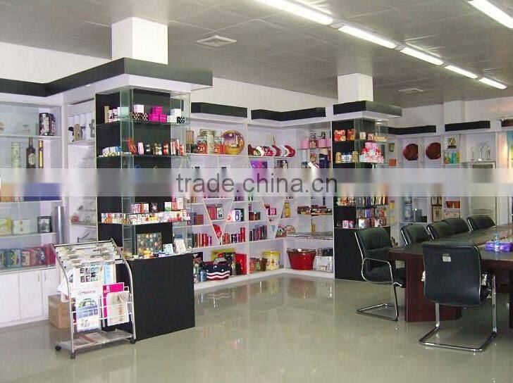 Wholesale mickey mouse shape lunch tin box with handle