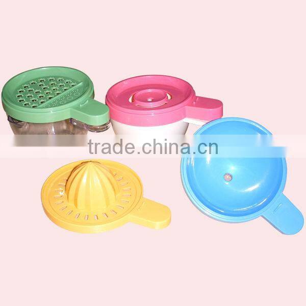 Colorful Plastic Manual Juicer