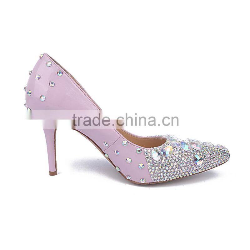 China Wholesale Beige Rubber Sole 6CM Heels Shoes, Pink Patent Leather Low Heel Crystal Wedding Shoes