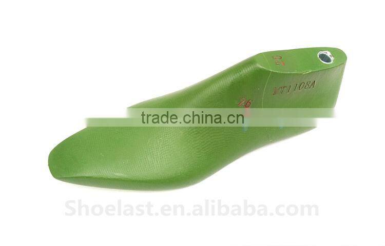 Focus trend of male models, Fashion Week Men shoe last