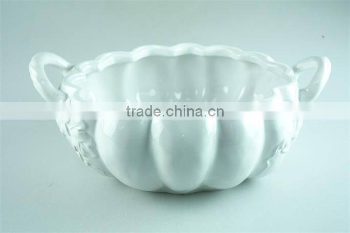 Ceramic/porcelain white soup tureen pot pumpkin shaped with handles no lid